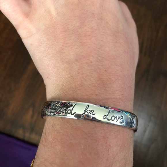 gucci blind for love bangle